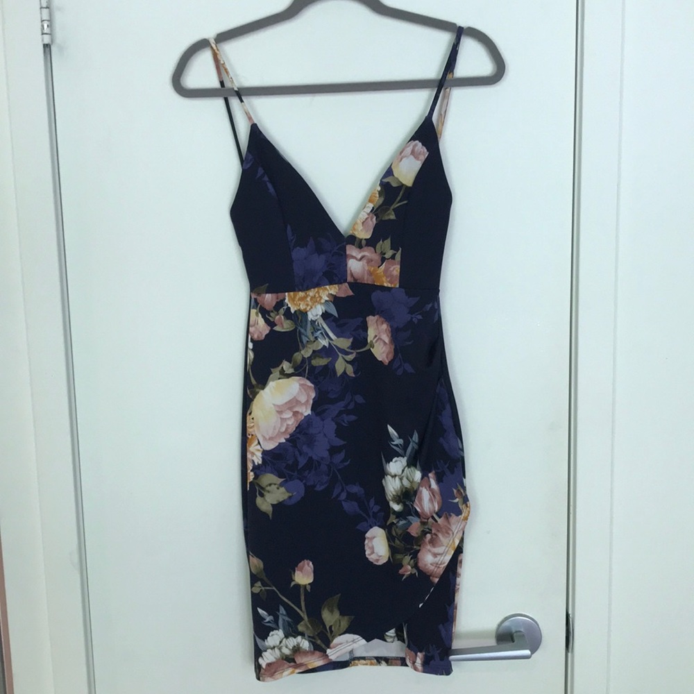 Gorgeous floral deep blue fitted dress
